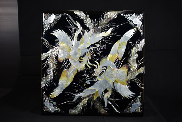 Go Board With Raden Works Including Go Bowls And Gosu Box Mother Of Pearl Inlay Or Japanese Decorative Craft Used In The Creation Of Lacquerware And Woodwork Kurokigoishiten