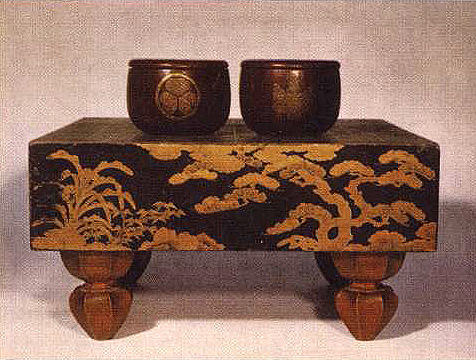 Legendary Go board. It is said that Hideyoshi TOYOTOMI and Ieyasu TOKUGAWA, two great Shoguns, played Go game on this board.